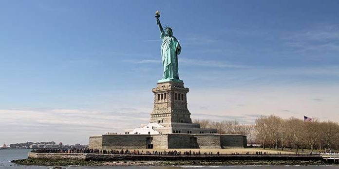 things to do in nyc - statue of liberty