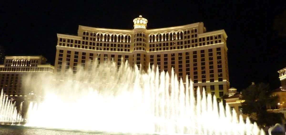 Stroll by The Bellagio Fountains in The Evening