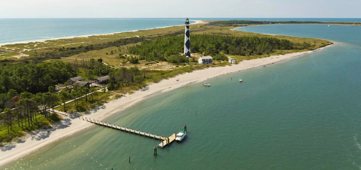 Go On a Boating Trip To Explore The Beautiful Coast
