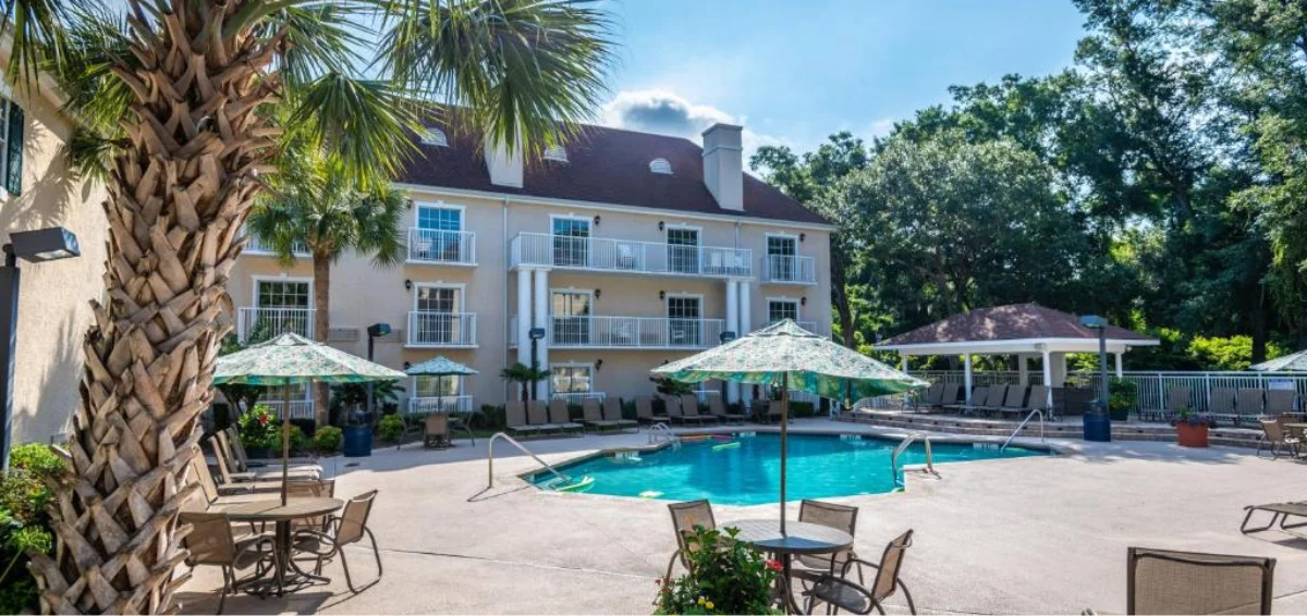 Palmera Inn and Suites