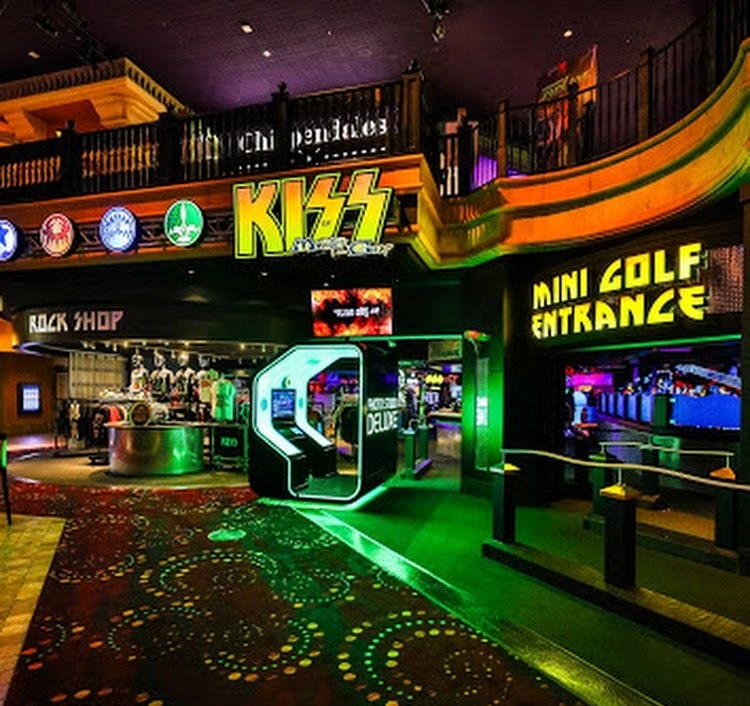 Las Vegas Hotels: The Opera House Miniature Golf Course