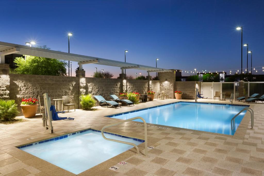 Home2 Suites By Hilton Glendale Westgate